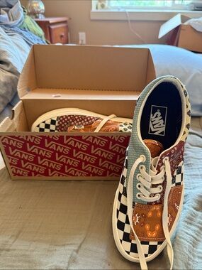 Brand New in Box Women’s Vans Multi-Color Tiger Patchwork Low-Top Sneakers